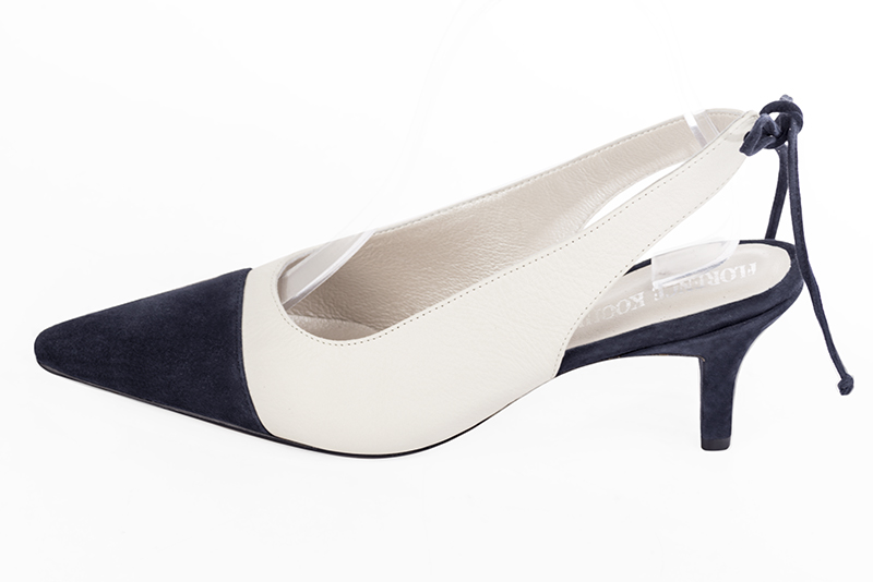 Navy blue and pure white women's slingback shoes. Pointed toe. Medium slim heel. Profile view - Florence KOOIJMAN